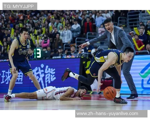 胡明轩谈季后赛重要性强调篮板防守与细节拼搏的决胜关键